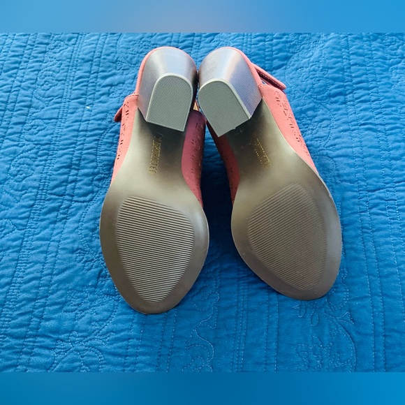 Restricted Heels BNWT - Picture 6 of 6